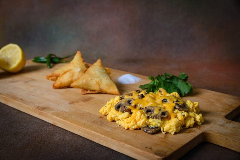 scrambled-eggs-mushroom-cheese